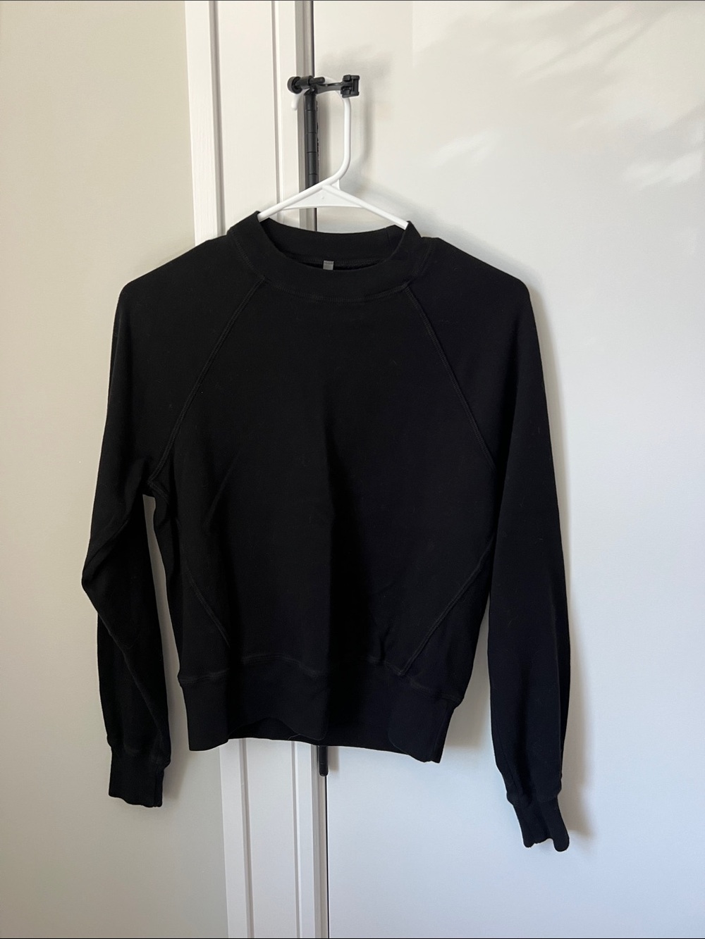 Vimmia Black Pullover Sweatshirt